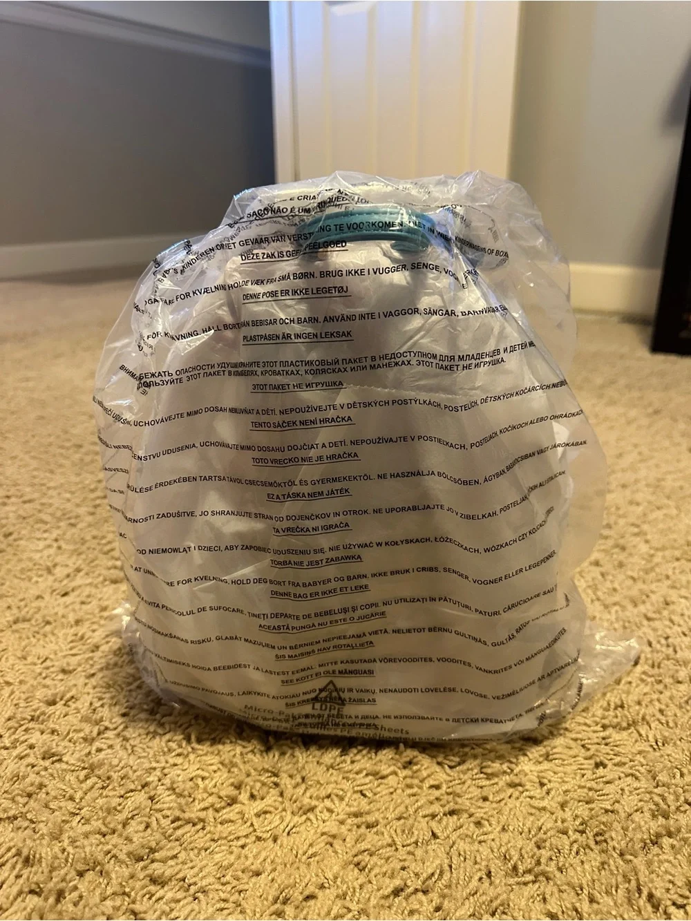 NWT Loungefly Disney Frozen Princess Elsa Glitter Sequin Cosplay Mini Backpack